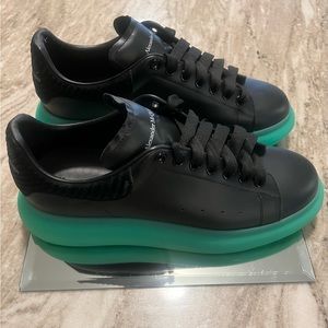 Alexander McQueen Men’s Green Larry Chunky Sneakers